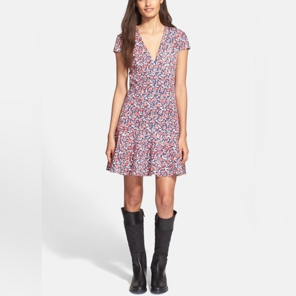 Tory Burch Dresses & Skirts - Tory Burch Calico Floral Fit & Flare Dress V-Neck Short Sleeve XS Like New